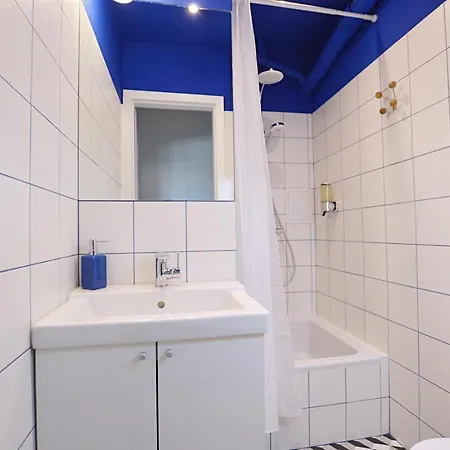 Jasne Studio Z Balkonem W Centrum, Blisko Plazy By Noclegi Renters