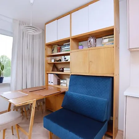 Jasne Z Balkonem W Centrum, Blisko Plazy By Renters