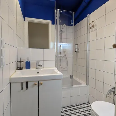 Jasne Z Balkonem W Centrum, Blisko Plazy By Renters *