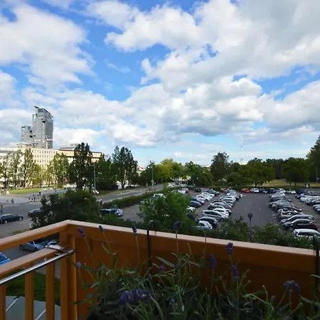Jasne Z Balkonem W Centrum, Blisko Plazy By Renters